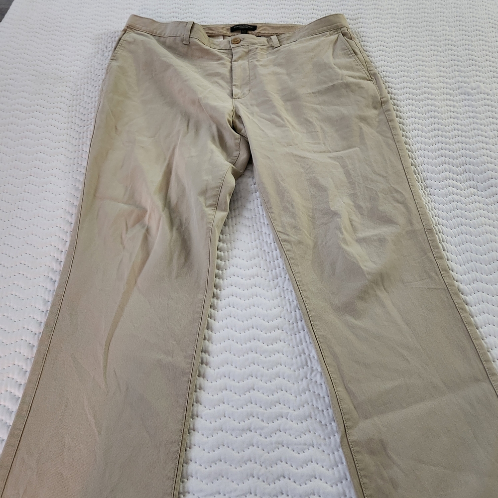 Banana Republic Men's Khaki Chinos Size 36x30